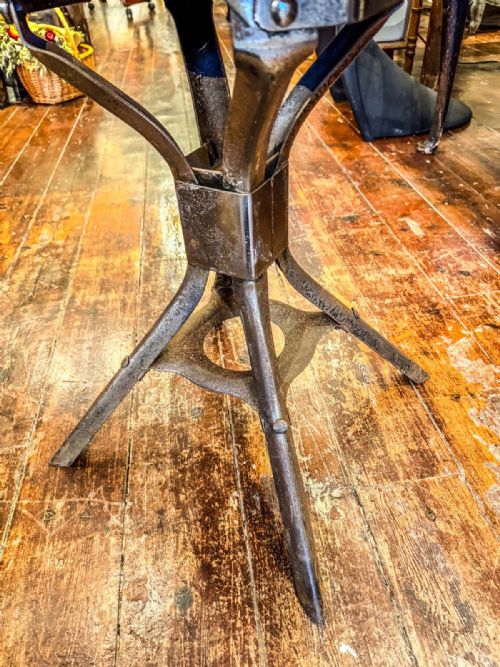 EARLY 20TH CENTURY EVERTAUT INDUSTRIAL WORKSHOP CHAIR - ADDITIONAL PHOTO 1