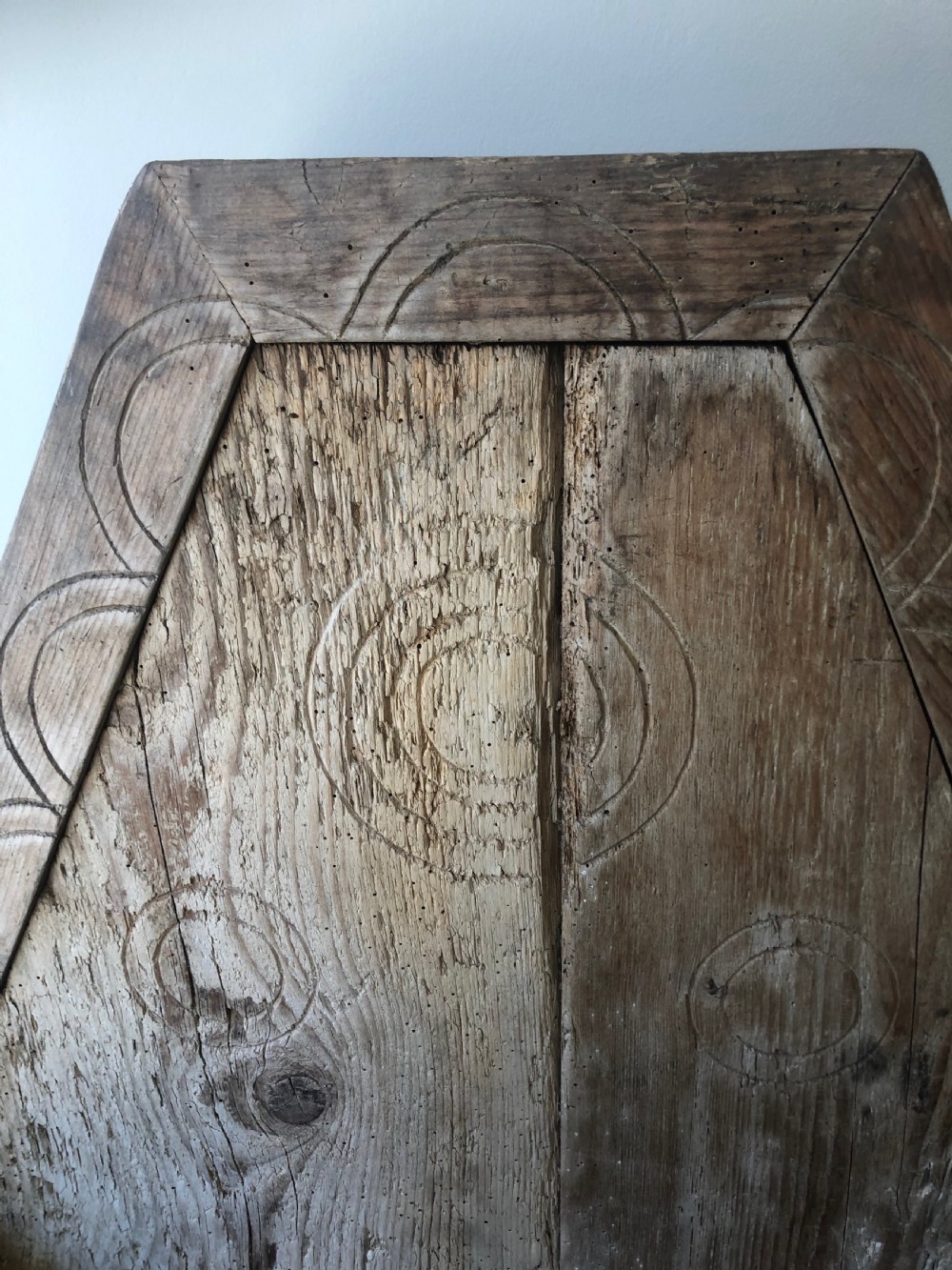 19th century Gothic Throne. View V
