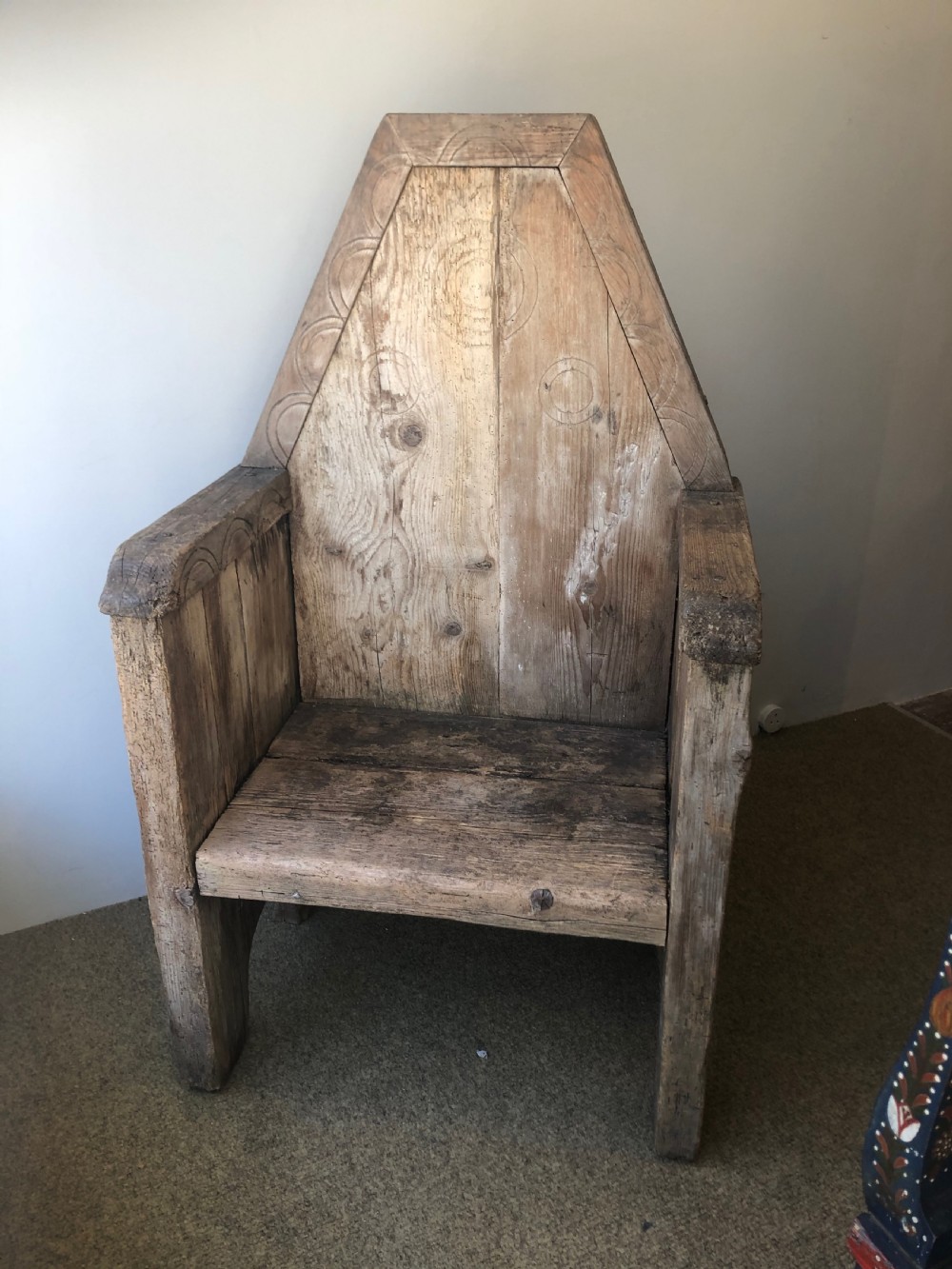 19th century Gothic Throne. View VII