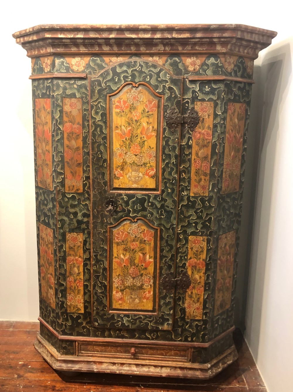 Austrian Empire Armoire circa 1850. View XIII