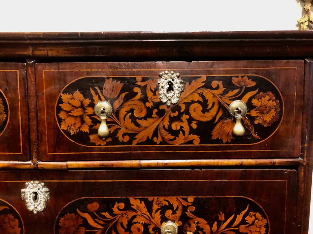William and Mary Walnut Chest on stand. English,17th c. View II