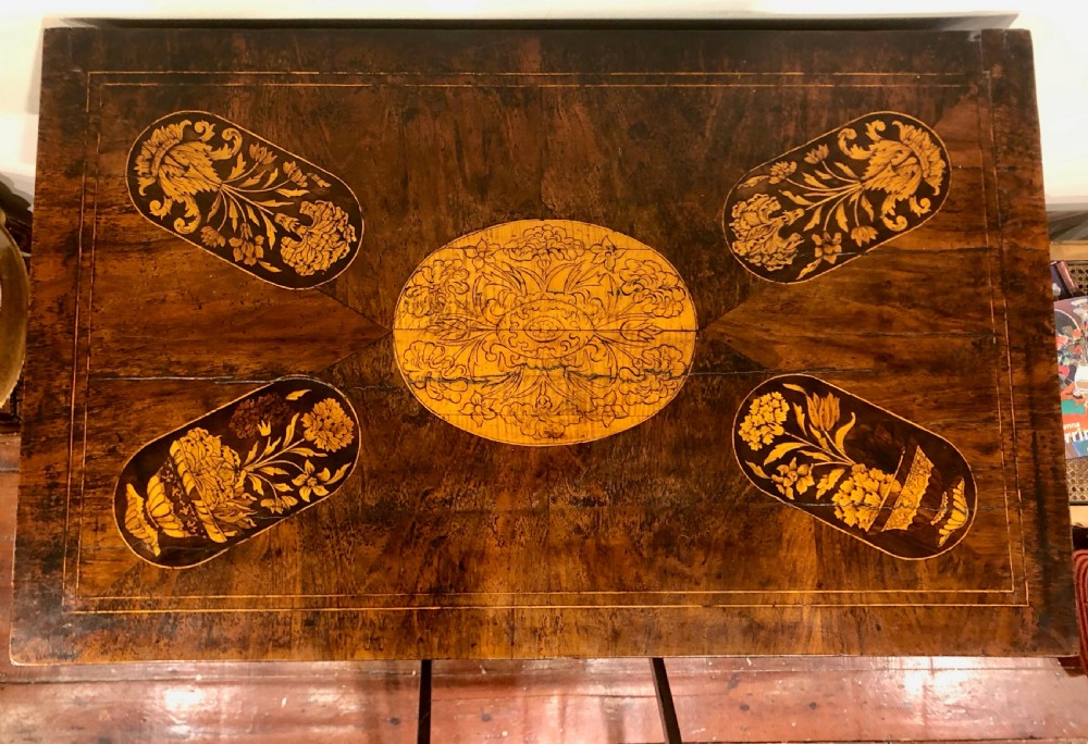 William and Mary Walnut Chest on stand. English,17th c. View III