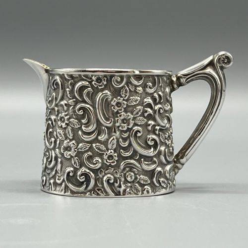 EDWARDIAN SOLID SILVER FOLIATE EMBOSSED CREAM JUG HALLMARKED BIRMINGHAM 1901 - ADDITIONAL PHOTO 5