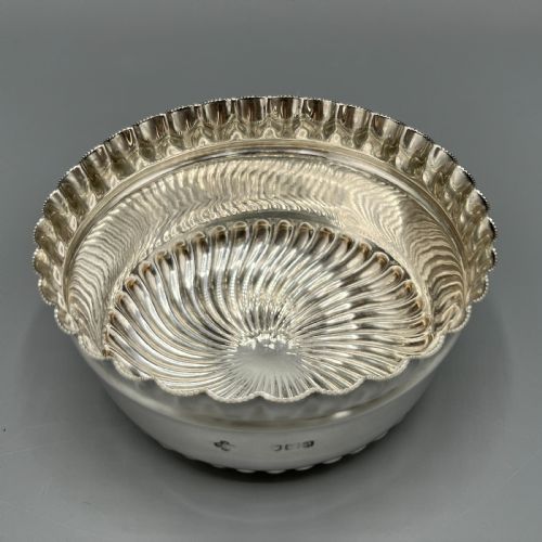 VICTORIAN SOLID STERLING SILVER CREAM JUG SUGAR BOWL SET - ADDITIONAL PHOTO 13