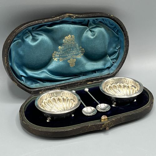 pair victorian solid sterling silver salts salt spoons in fitted case - CATEGORY: ANTIQUE SILVER - DATED 1890
