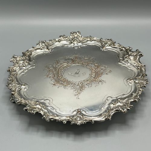 SHEFFIELD PLATED FOOTED SALVER TRAY WITH BYERS FAMILY CREST C1830 - ADDITIONAL PHOTO 2