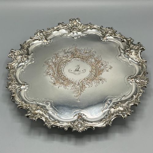 SHEFFIELD PLATED FOOTED SALVER TRAY WITH BYERS FAMILY CREST C1830 - ADDITIONAL PHOTO 3