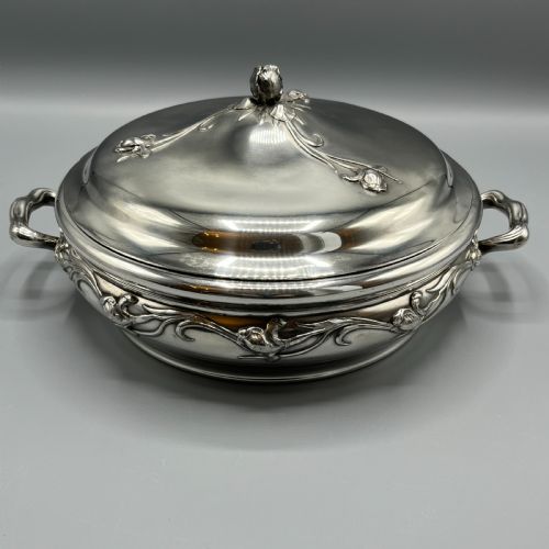 Art Nouveau Silver Plated Entrée Serving Dish Tureen by Reed & Barton