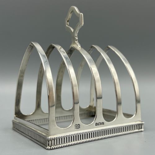art deco solid sterling silver toast rack with pierced detail - CATEGORY: ANTIQUE SILVER - DATED 1930