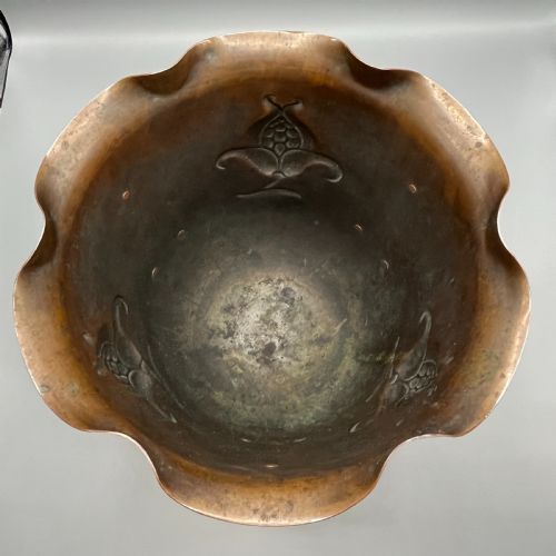 LARGE ART NOUVEAU COPPER FOOTED PLANTER JARDINIERE - ADDITIONAL PHOTO 15