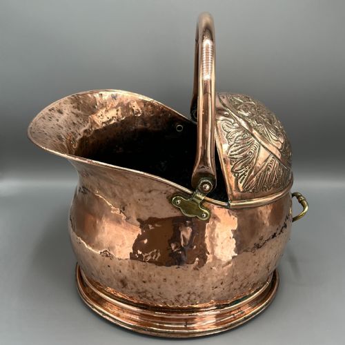 VICTORIAN SOLID COPPER COAL SCUTTLE BUCKET WITH EMBOSSED COAT OF ARMS - ADDITIONAL PHOTO 3