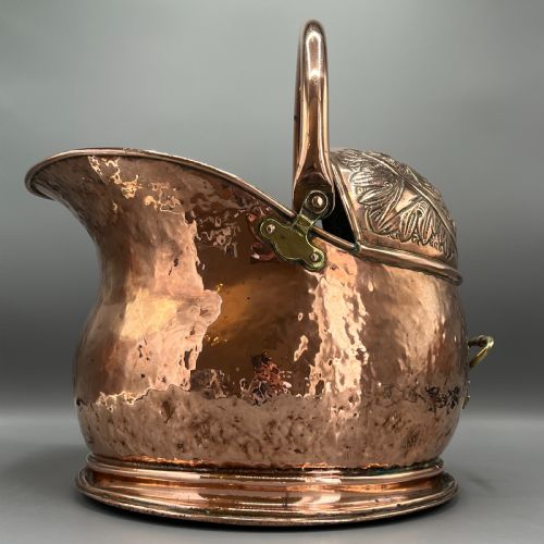 VICTORIAN SOLID COPPER COAL SCUTTLE BUCKET WITH EMBOSSED COAT OF ARMS - ADDITIONAL PHOTO 4