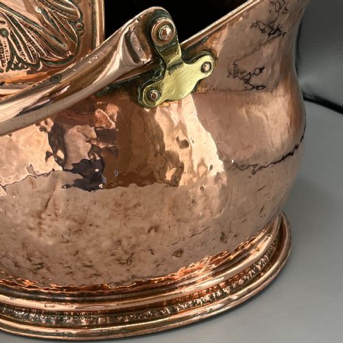 VICTORIAN SOLID COPPER COAL SCUTTLE BUCKET WITH EMBOSSED COAT OF ARMS - ADDITIONAL PHOTO 9