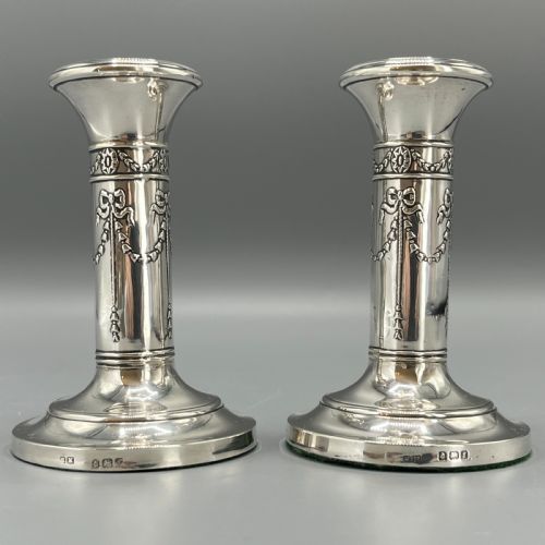 PAIR STERLING SILVER CANDLESTICKS HALLMARKED 1905 WITH RIBBON BOW GARLANDS - ADDITIONAL PHOTO 2