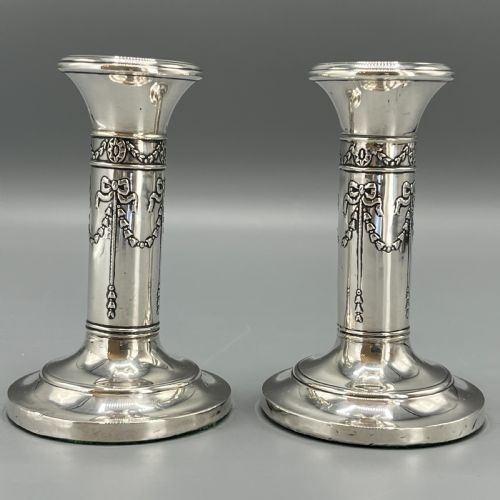 PAIR STERLING SILVER CANDLESTICKS HALLMARKED 1905 WITH RIBBON BOW GARLANDS - ADDITIONAL PHOTO 10