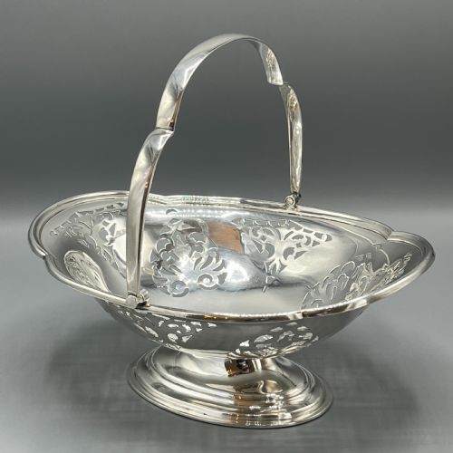 english silver plated pierced fruit basket with swing handle - CATEGORY: ANTIQUE SILVER - DATED 1920