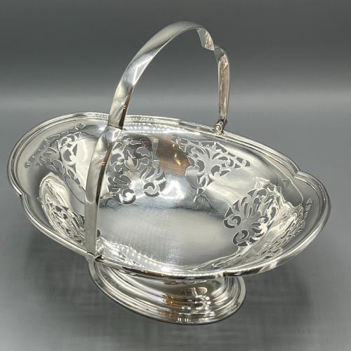 ENGLISH SILVER PLATED PIERCED FRUIT BASKET WITH SWING HANDLE - ADDITIONAL PHOTO 2