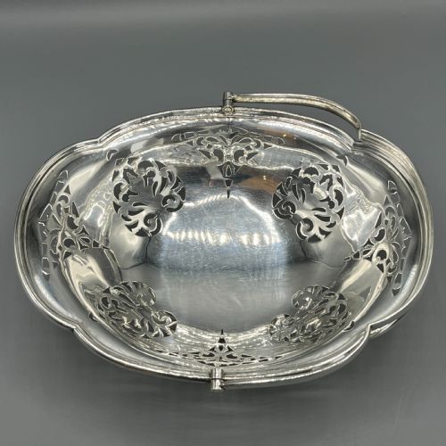 ENGLISH SILVER PLATED PIERCED FRUIT BASKET WITH SWING HANDLE - ADDITIONAL PHOTO 6
