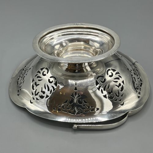 ENGLISH SILVER PLATED PIERCED FRUIT BASKET WITH SWING HANDLE - ADDITIONAL PHOTO 11