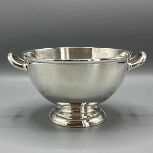 antique quality silver plated pedestal bowl with twin handles - CATEGORY: ANTIQUE SILVER - DATED 1910