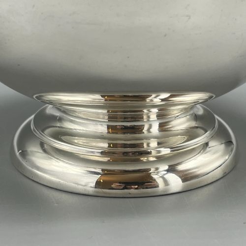 ANTIQUE QUALITY SILVER PLATED PEDESTAL BOWL WITH TWIN HANDLES - ADDITIONAL PHOTO 4