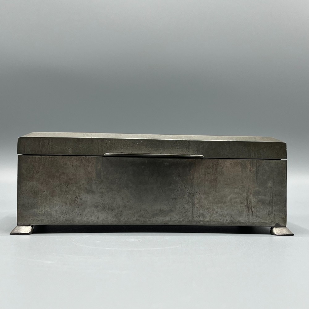 Liberty & Co English Pewter Cigarette Box Tudric 01366 Arts & Crafts c. 1905 View III