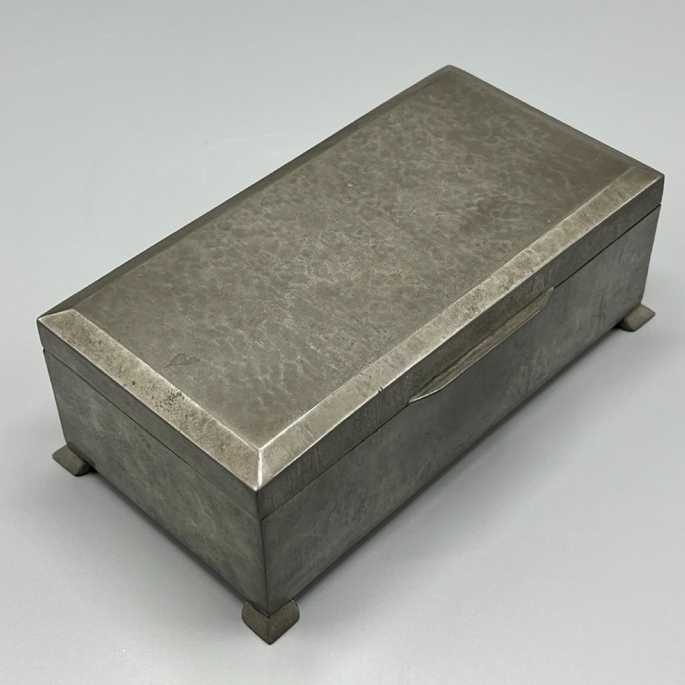 Liberty & Co English Pewter Cigarette Box Tudric 01366 Arts & Crafts c. 1905 View XII