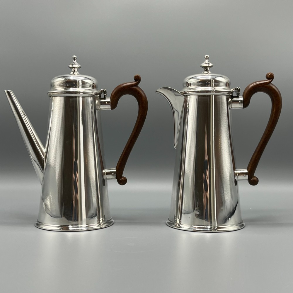 Edwardian Quality Silver Plated Coffee Pot & Hot Water Jug Set View VI