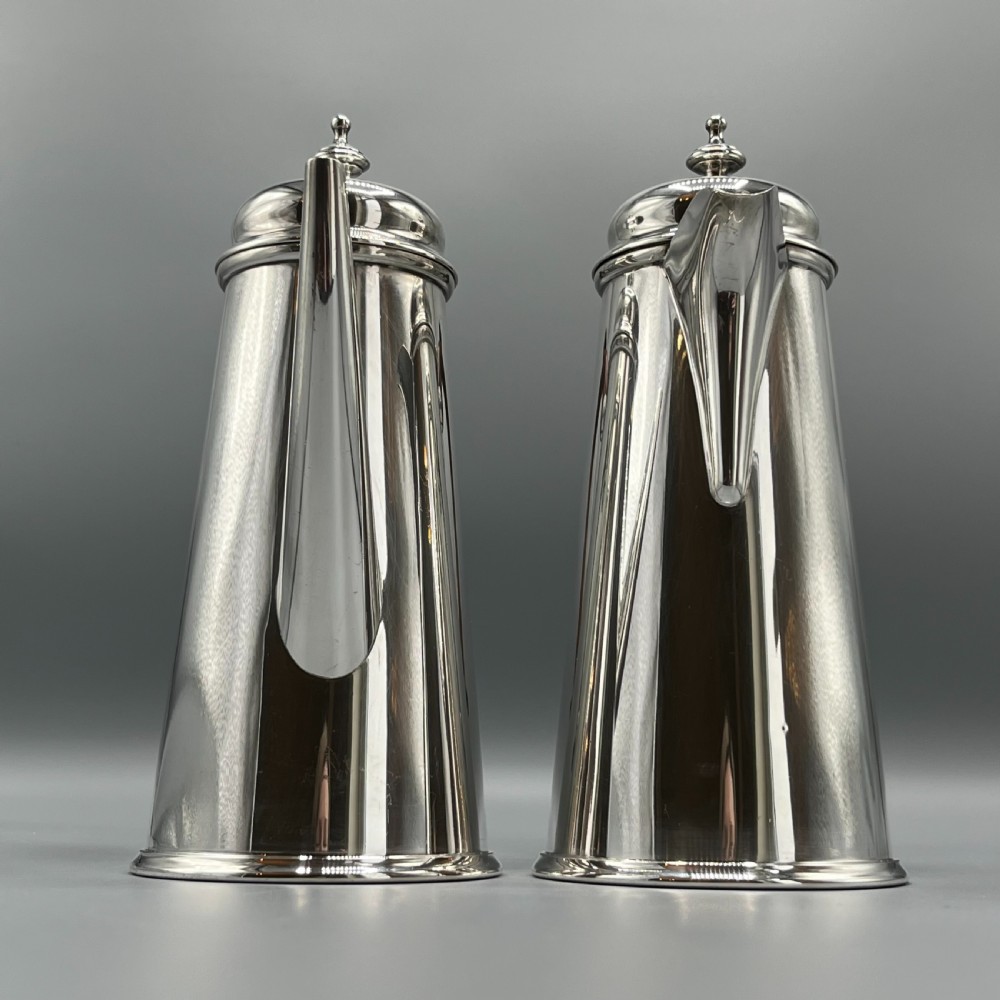 Edwardian Quality Silver Plated Coffee Pot & Hot Water Jug Set View XII