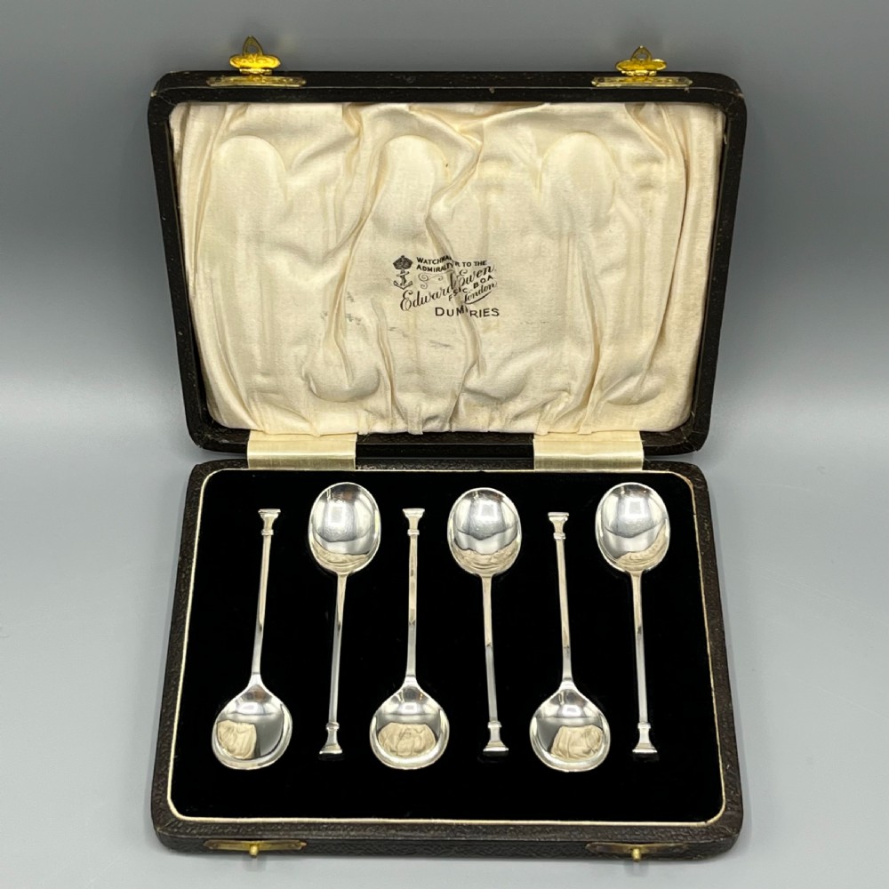 Cased Set of 6 Solid Silver Coffee Spoons Art Deco Hallmarked Birmingham 1932 View III