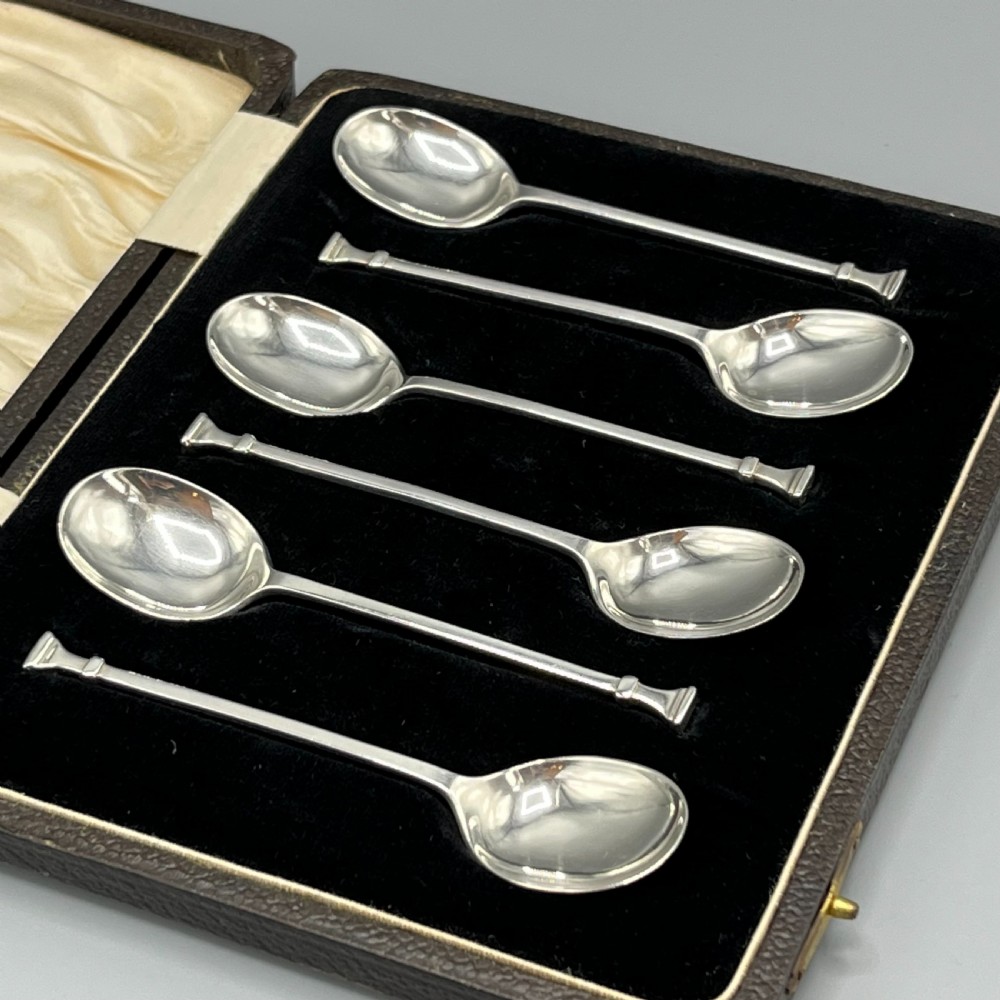 Cased Set of 6 Solid Silver Coffee Spoons Art Deco Hallmarked Birmingham 1932 View VIII