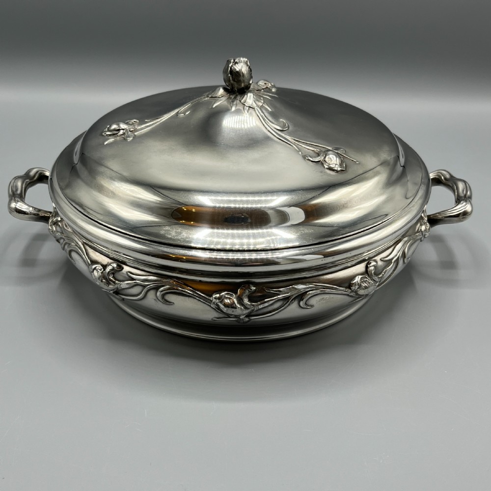 Art Nouveau Silver Plated Entrée Serving Dish Tureen by Reed & Barton