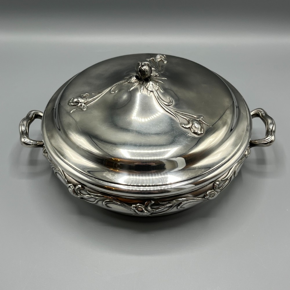 Art Nouveau Silver Plated Entrée Serving Dish Tureen by Reed & Barton View II