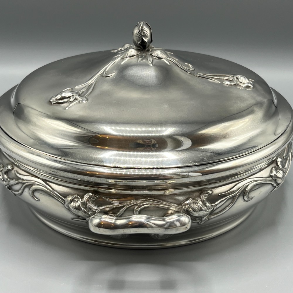 Art Nouveau Silver Plated Entrée Serving Dish Tureen by Reed & Barton View III
