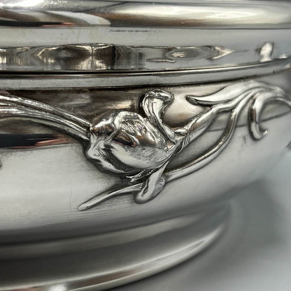 Art Nouveau Silver Plated Entrée Serving Dish Tureen by Reed & Barton View XI