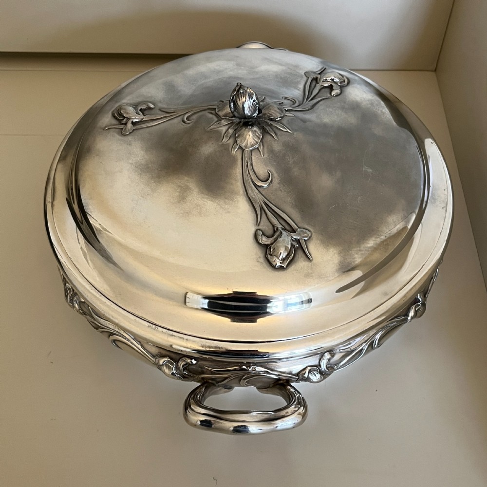 Art Nouveau Silver Plated Entrée Serving Dish Tureen by Reed & Barton View XII