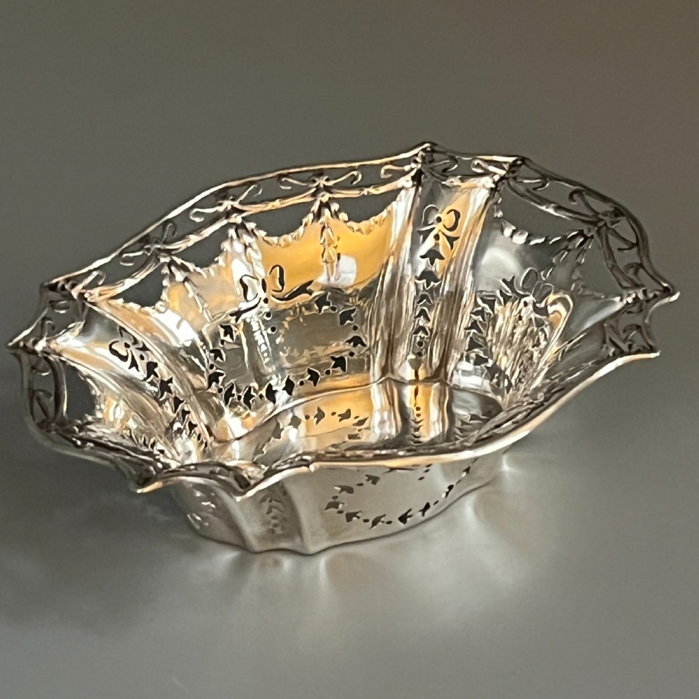 Antique Pierced Sterling Silver Trinket Dish with Ribbon Bow Swags - 1912 View XI