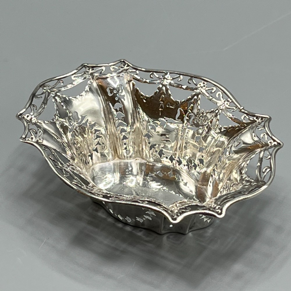 Antique Pierced Sterling Silver Trinket Dish with Ribbon Bow Swags - 1912 View XII