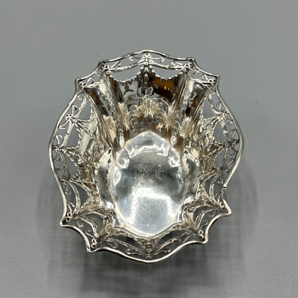 Antique Pierced Sterling Silver Trinket Dish with Ribbon Bow Swags - 1912 View XVI