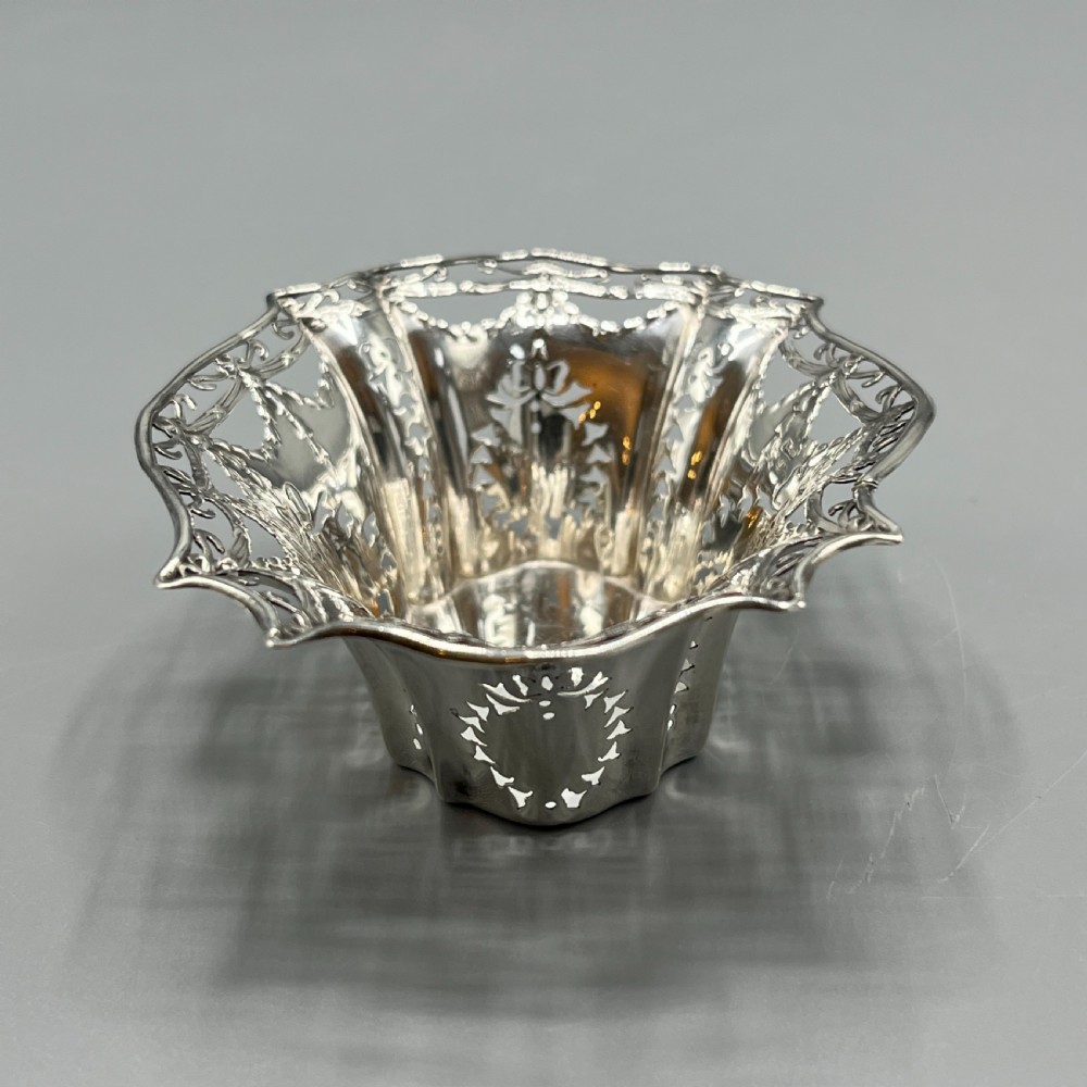 Antique Pierced Sterling Silver Trinket Dish with Ribbon Bow Swags - 1912 View XVIII