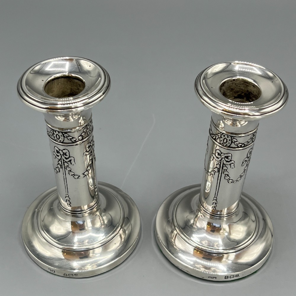 Pair Sterling Silver Candlesticks Hallmarked 1905 with Ribbon Bow Garlands View VII