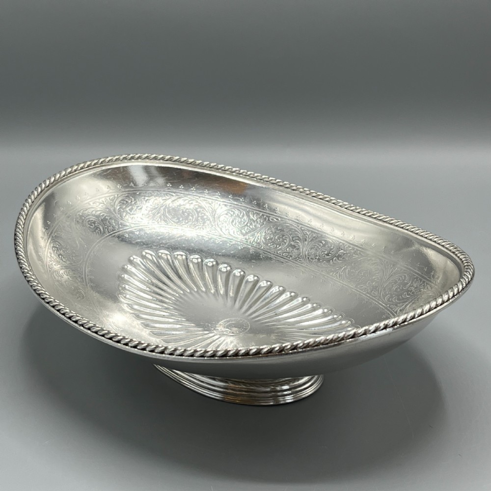 Edwardian Silver Plated Bread Basket / Fruit Bowl by Elkington & Co View III