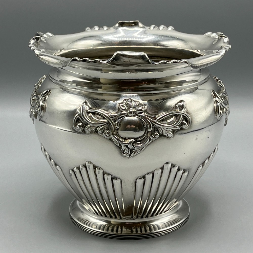 Walker & Hall Silver Plated Jardiniere Planter