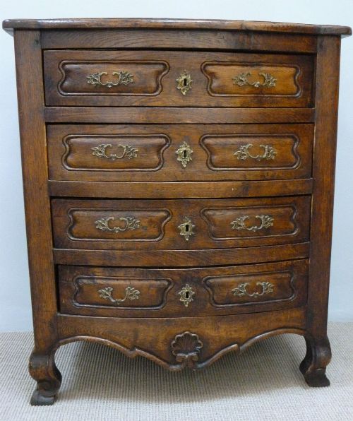 Small French Chest of Drawers - 19th Century