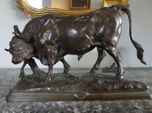 Bronze Sculpture of a Bull - 19th Century