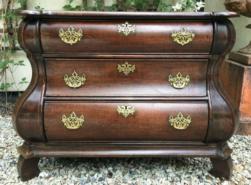 Dutch Bombe Commode