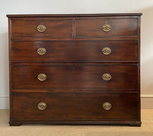 Mahogany Chest of Drawers - Early 19th Century