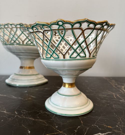 SET OF THREE LATTICE BOWLS - ADDITIONAL PHOTO 1