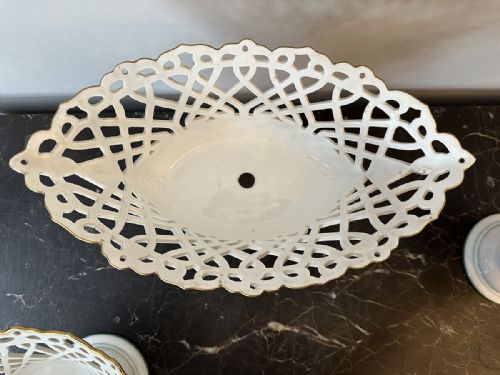 SET OF THREE LATTICE BOWLS - ADDITIONAL PHOTO 5
