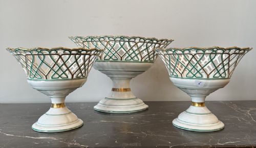 SET OF THREE LATTICE BOWLS - ADDITIONAL PHOTO 7